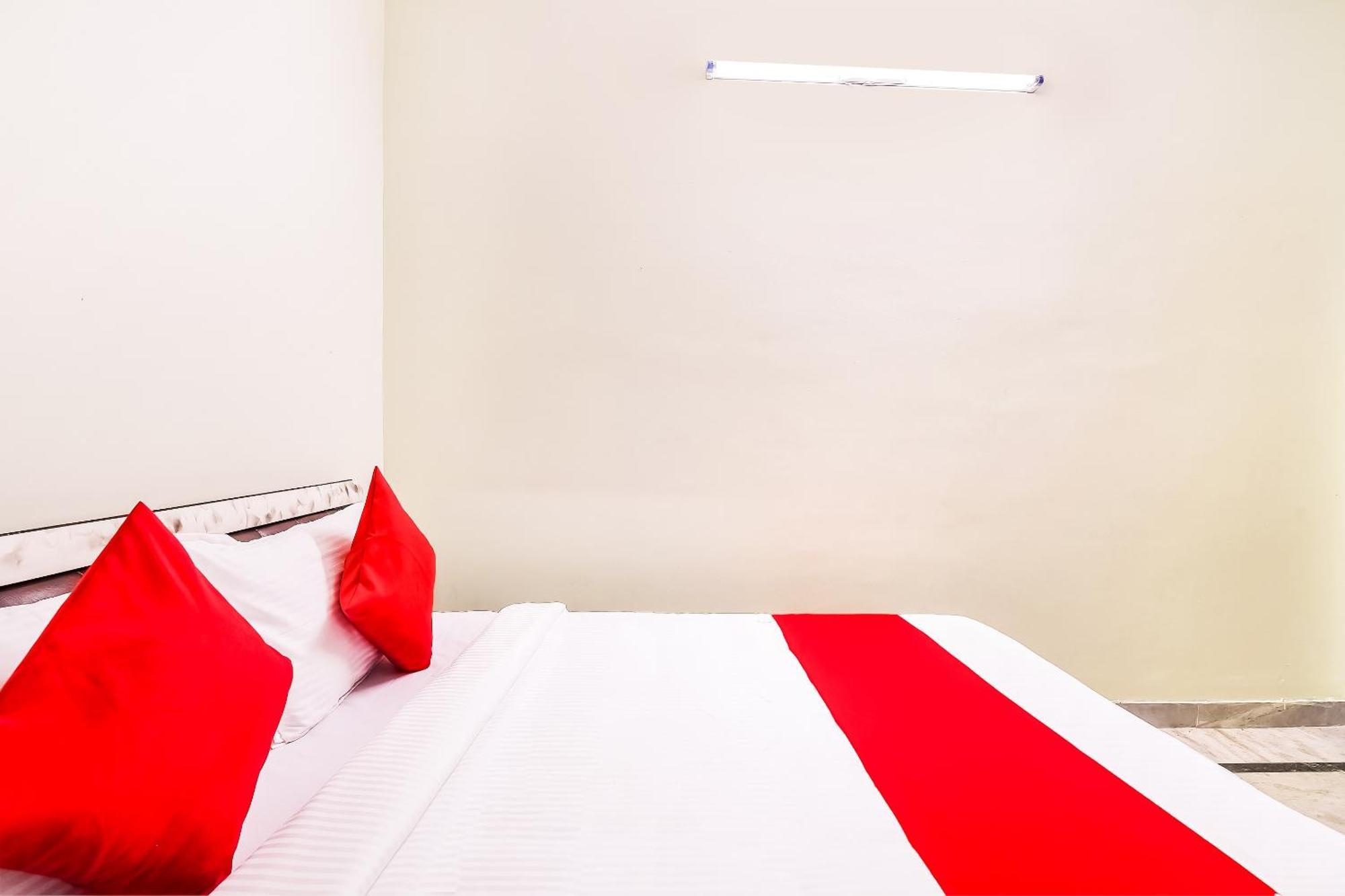 Hotel OYO 42984 Kartikeya Park View Residency Chittoor Exterior foto