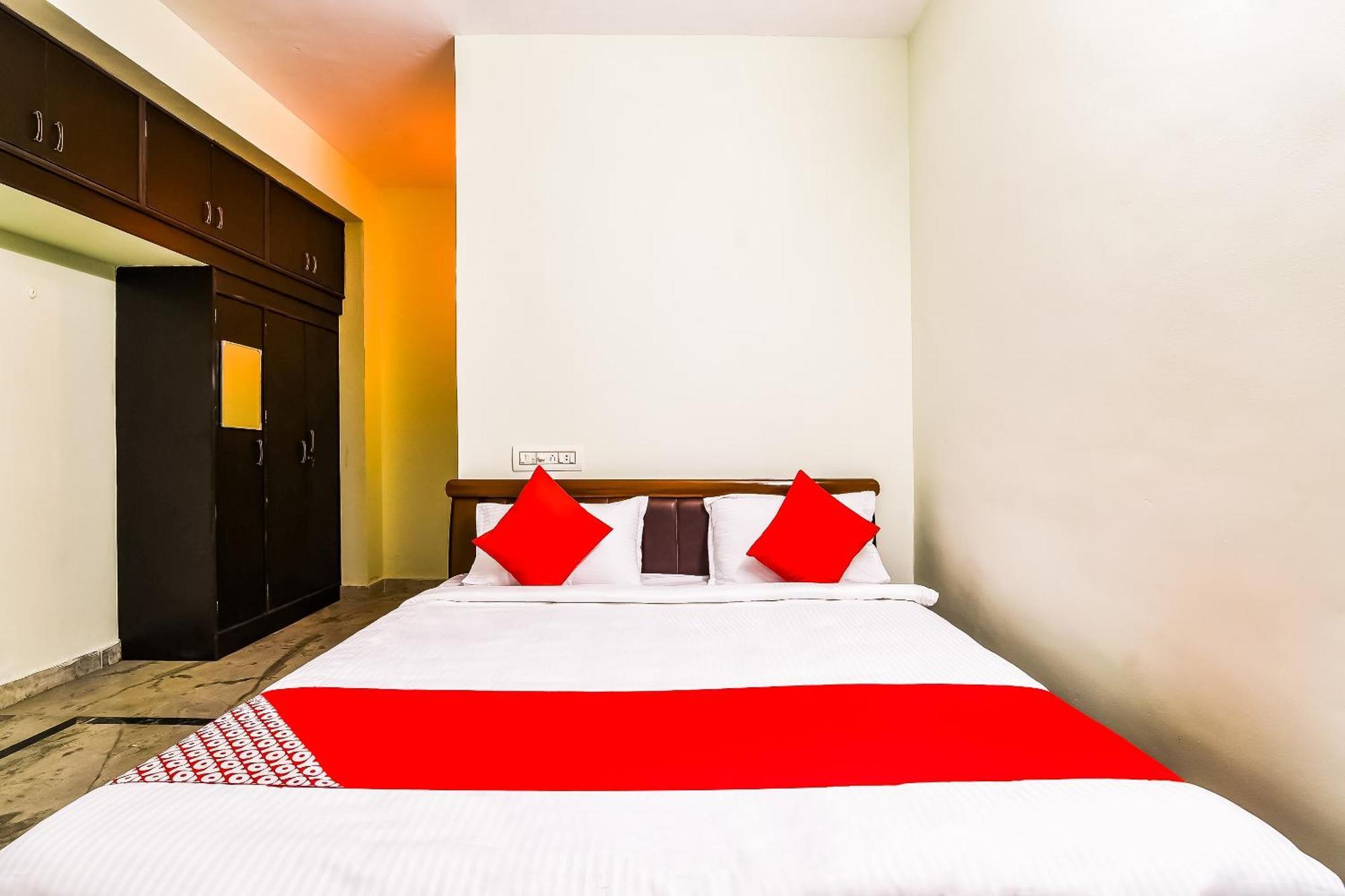 Hotel OYO 42984 Kartikeya Park View Residency Chittoor Exterior foto