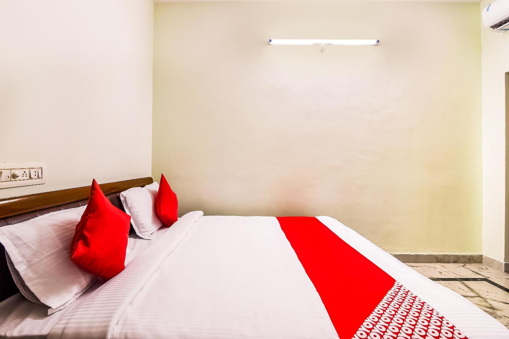 Hotel OYO 42984 Kartikeya Park View Residency Chittoor Exterior foto